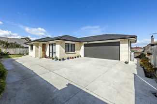 Thumbnail for the post titled: Properties For Sale In Papatoetoe And Nearby